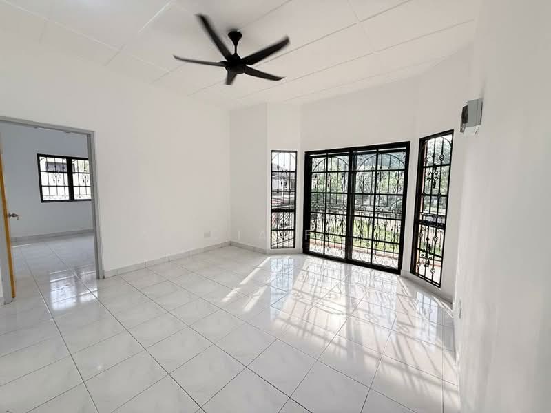 2-storey Terraced House for Sale in Taman Desa Tebrau (Tebrau) - Alicia Fong - Living Room - PropertyGuru.com.my