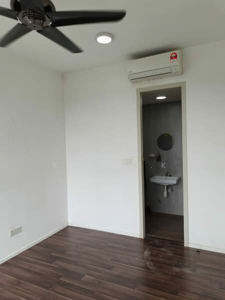 Servis Apartment untuk Disewa di Geo Bukit Rimau - Khong T.K - Master Bedroom - PropertyGuru.com.my