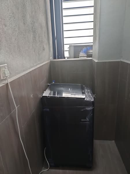Servis Apartment untuk Disewa di Geo Bukit Rimau - Khong T.K - Yard with Washing Machine - PropertyGuru.com.my