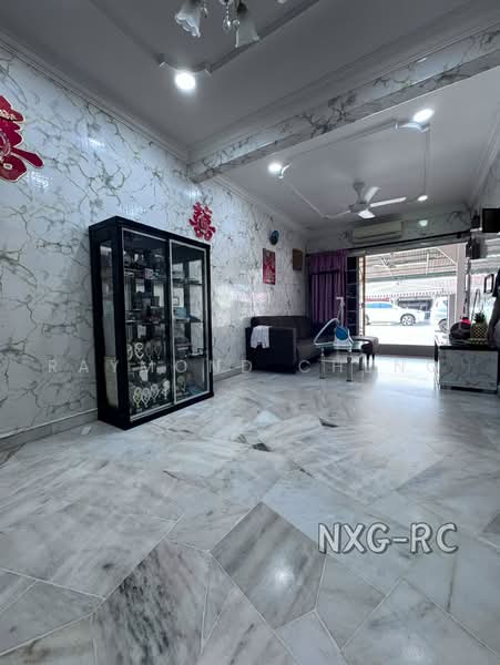 Rumah Teres 1 Tingkat untuk Disewa di Taman Sentosa (Klang) - Raymond Cheng - Living Room - PropertyGuru.com.my