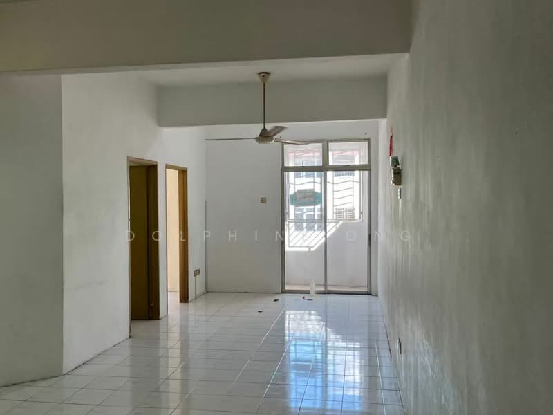 Flat for Sale at Bandar Selesa Jaya - Dolphine Ong - Living Room - PropertyGuru.com.my