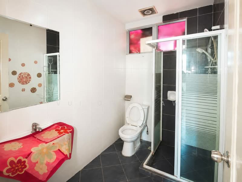 2-storey Terraced House for Sale in Taman Kingfisher 3 & 4 (Kota Kinabalu) - Vui Onn Liaw - Bathroom - PropertyGuru.com.my