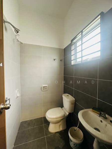 Rumah Teres 2 Tingkat untuk Dijual di Kota Warisan (Sepang) - Reen Mohamad - Bathroom - PropertyGuru.com.my