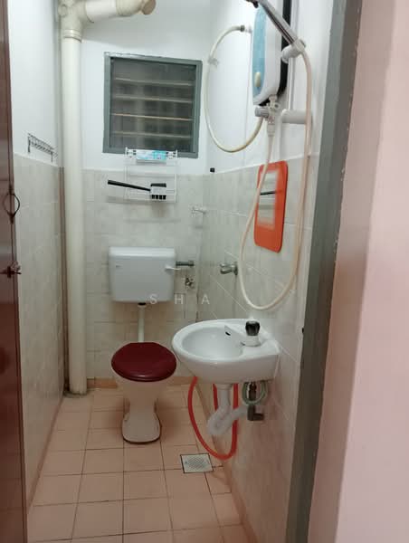 Pangsapuri untuk Disewa di Impian Apartment - Sha . - Bathroom - PropertyGuru.com.my