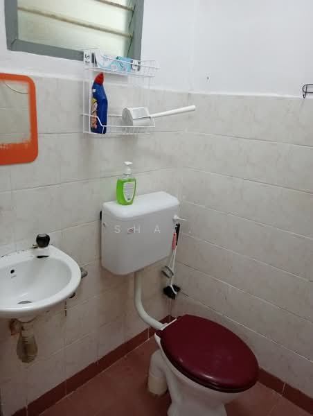 Pangsapuri untuk Disewa di Impian Apartment - Sha . - Bathroom - PropertyGuru.com.my
