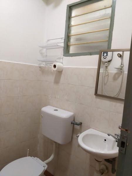 Pangsapuri untuk Disewa di Impian Apartment - Sha . - Bathroom - PropertyGuru.com.my