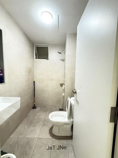 Servis Apartment untuk Disewa di Gravit8, Klang - Stella Tan - Bathroom - PropertyGuru.com.my
