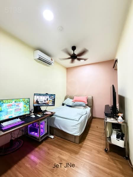 Servis Apartment untuk Disewa di Gravit8, Klang - Stella Tan - Bedroom - PropertyGuru.com.my