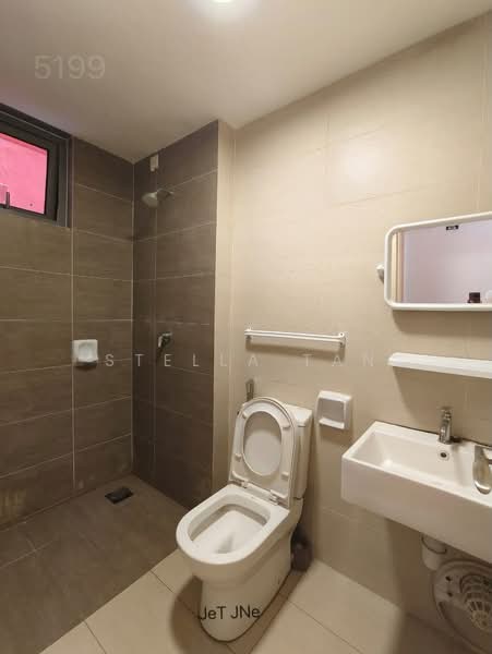 Servis Apartment untuk Disewa di Gravit8, Klang - Stella Tan - Bathroom - PropertyGuru.com.my