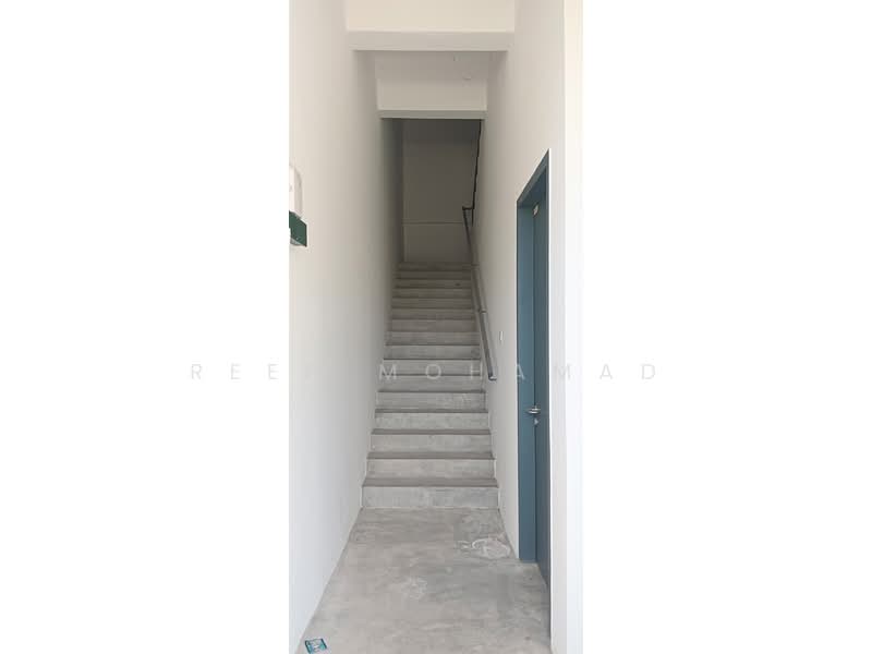 Kedai / Pejabat untuk Disewa di Kajang (Selangor) - Reen Mohamad - Corridor - PropertyGuru.com.my
