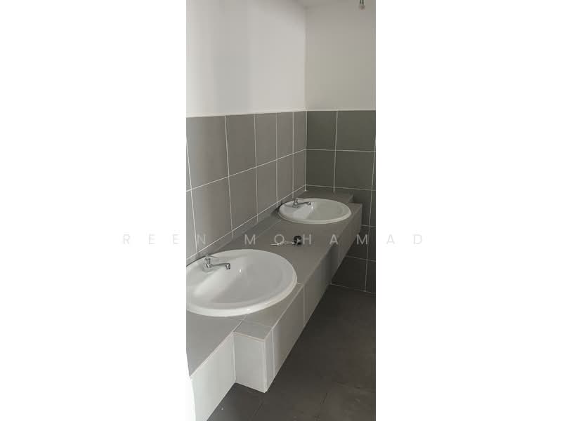 Kedai / Pejabat untuk Disewa di Kajang (Selangor) - Reen Mohamad - Bathroom - PropertyGuru.com.my