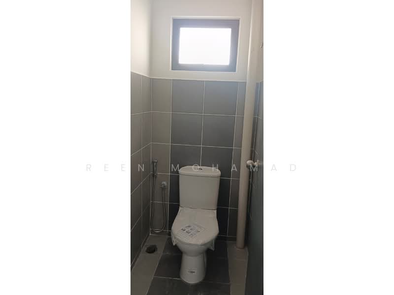 Kedai / Pejabat untuk Disewa di Kajang (Selangor) - Reen Mohamad - Bathroom - PropertyGuru.com.my