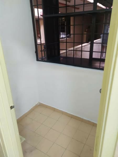 Pangsapuri untuk Dijual di Apartment Selasih - Sha . - Balcony - PropertyGuru.com.my