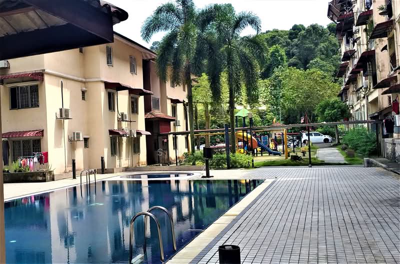 Pangsapuri untuk Dijual di Apartment Selasih - Sha . - Exterior - PropertyGuru.com.my