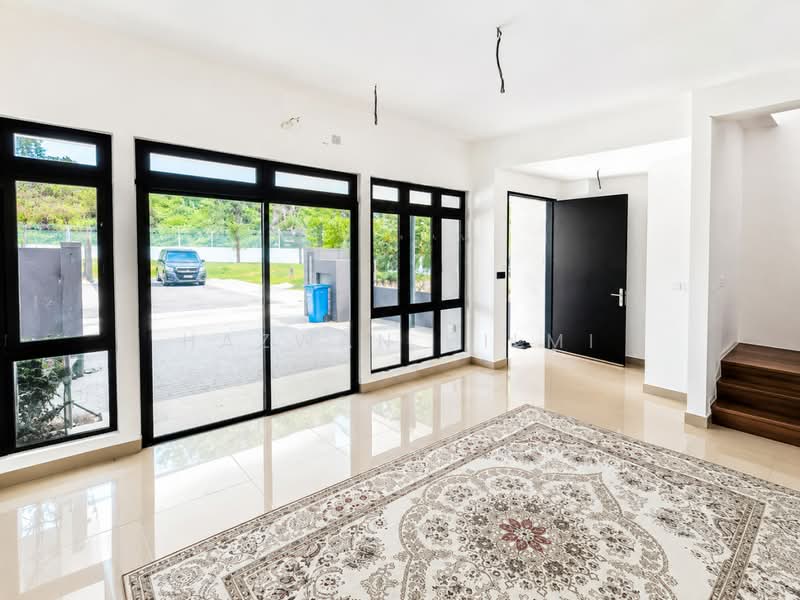 Rumah Teres 2-Tingkat untuk Dijual di Elmina (Shah Alam) - Hazwan Hilmi - Entrance - PropertyGuru.com.my