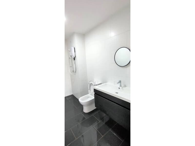 Servis Apartment untuk Disewa di SqWhere Service Apartments - JJ Lee - Bathroom - PropertyGuru.com.my