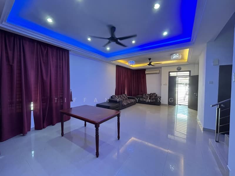 Rumah Berkembar untuk Dijual di Kota Emerald (Rawang) - Tiffany Yang - Living Room - PropertyGuru.com.my
