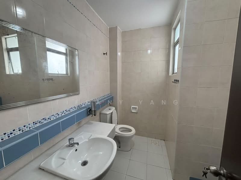 Rumah Berkembar untuk Dijual di Kota Emerald (Rawang) - Tiffany Yang - Bathroom - PropertyGuru.com.my
