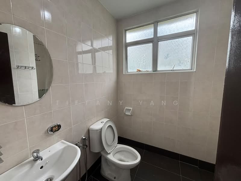 Rumah Berkembar untuk Dijual di Kota Emerald (Rawang) - Tiffany Yang - Bilik Mandi - PropertyGuru.com.my