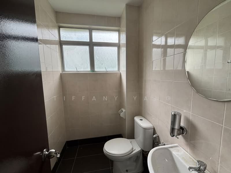 Rumah Berkembar untuk Dijual di Kota Emerald (Rawang) - Tiffany Yang - Bathroom - PropertyGuru.com.my