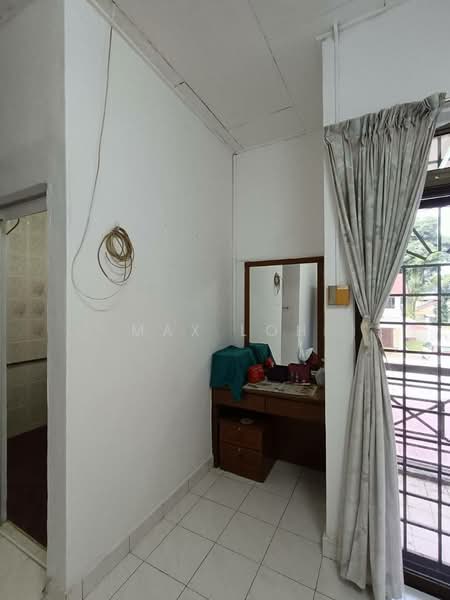 1-storey Terraced House for Sale in Taman Bukit Mewah (Tampoi) - Max Loh - Interior - PropertyGuru.com.my