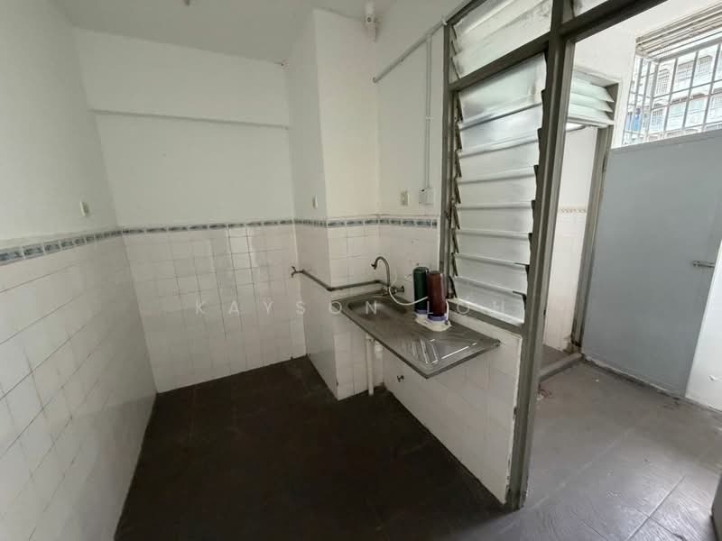 Apartment for Sale at Majestic Height - Kayson Loh - Kitchen - PropertyGuru.com.my