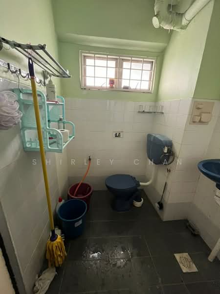 Pangsapuri untuk Dijual di Taman Cahaya - Shirley Chan - Bathroom - PropertyGuru.com.my