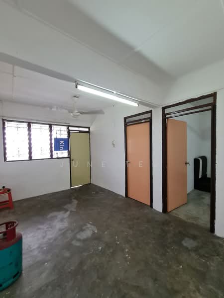 Flat for Sale at Flat Taman Ungku Tun Aminah - June Teo - Interior - PropertyGuru.com.my