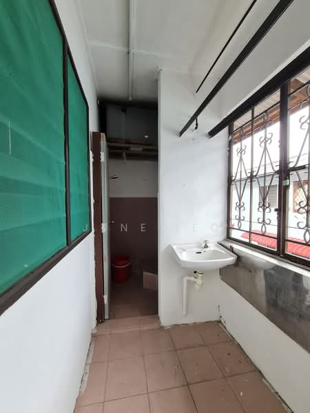 Flat for Sale at Flat Taman Ungku Tun Aminah - June Teo - Interior - PropertyGuru.com.my
