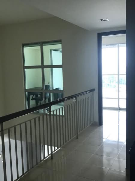 Kondominium untuk Disewa di Riana Green East - Elisa . - Corridor - PropertyGuru.com.my