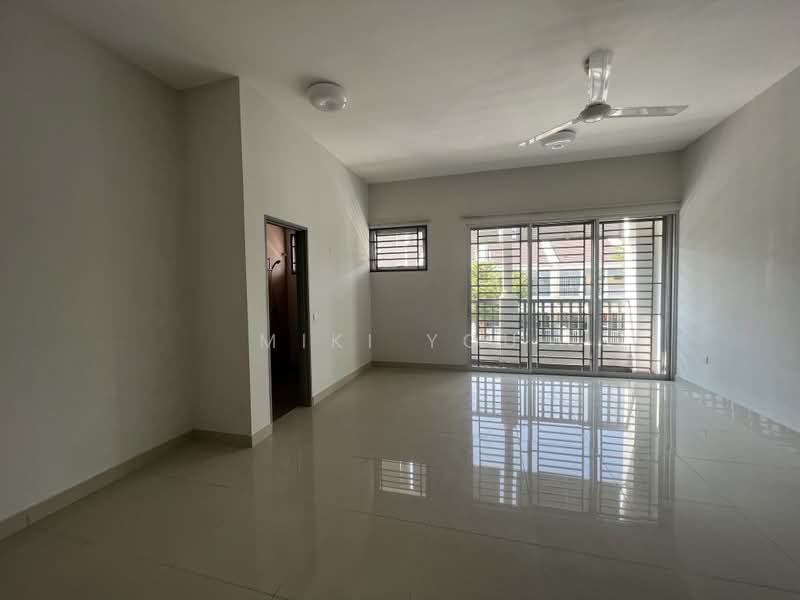 2-storey Terraced House for Rent in Bandar Rimbayu (Telok Panglima Garang) - Miki You - Living Room - PropertyGuru.com.my