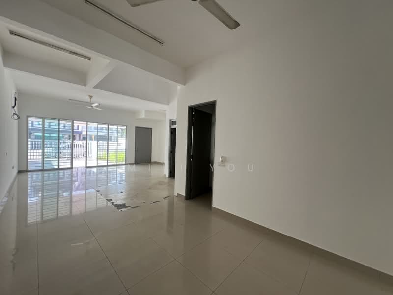 2-storey Terraced House for Rent in Bandar Rimbayu (Telok Panglima Garang) - Miki You - Living Room - PropertyGuru.com.my