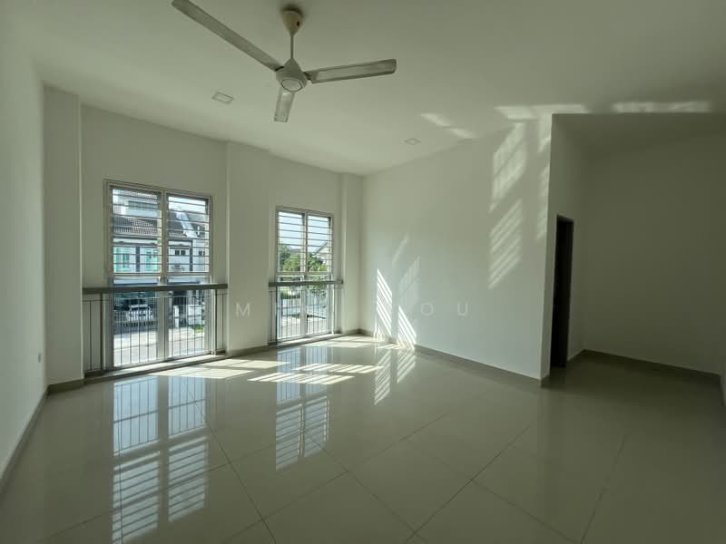 2-storey Terraced House for Rent in Bandar Rimbayu (Telok Panglima Garang) - Miki You - Living Room - PropertyGuru.com.my