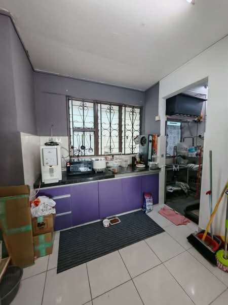 Flat for Sale at Flat Taman Ungku Tun Aminah - Jeffrey Lim - Kitchen - PropertyGuru.com.my