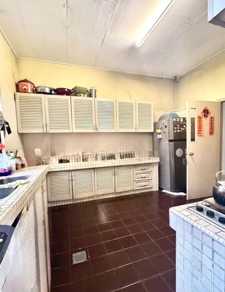 Bungalow for Sale in Seksyen 2 (Shah Alam) - Ashraff Daniel - Kitchen - PropertyGuru.com.my