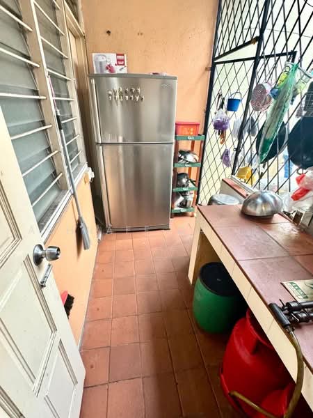 Bungalow for Sale in Seksyen 2 (Shah Alam) - Ashraff Daniel - Kitchen - PropertyGuru.com.my