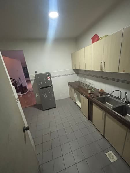 Rumah Teres untuk Dijual di Putra Heights (Subang Jaya) - Ashraff Daniel - Kitchen - PropertyGuru.com.my
