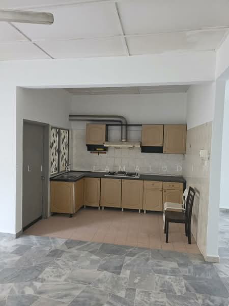 Townhouse for Sale in Shah Alam (Selangor) - Eliza Jamaludin - Kitchen - PropertyGuru.com.my