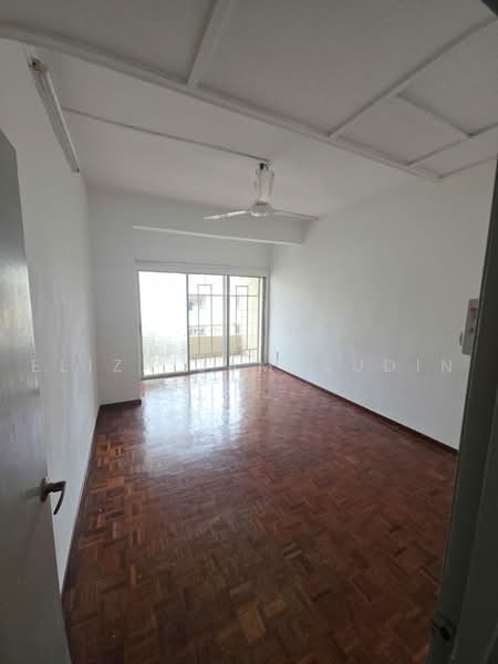 Townhouse for Sale in Shah Alam (Selangor) - Eliza Jamaludin - Living Room - PropertyGuru.com.my