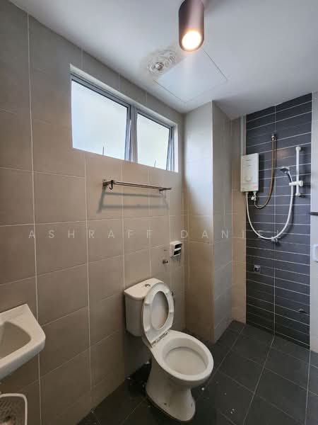 Pangsapuri untuk Dijual di Pangsapuri Damai - Ashraff Daniel - Bathroom - PropertyGuru.com.my