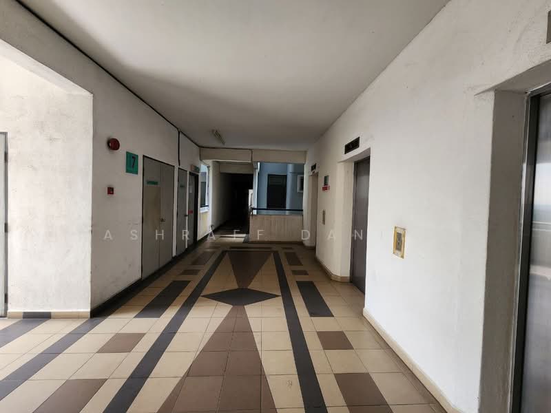 Pangsapuri untuk Dijual di Pangsapuri Damai - Ashraff Daniel - Corridor - PropertyGuru.com.my
