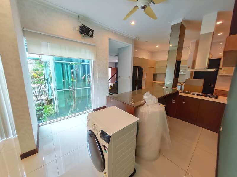 Semi-Detached House for Sale in Ampang Jaya (Ampang) - Ashraff Daniel - Kitchen - PropertyGuru.com.my
