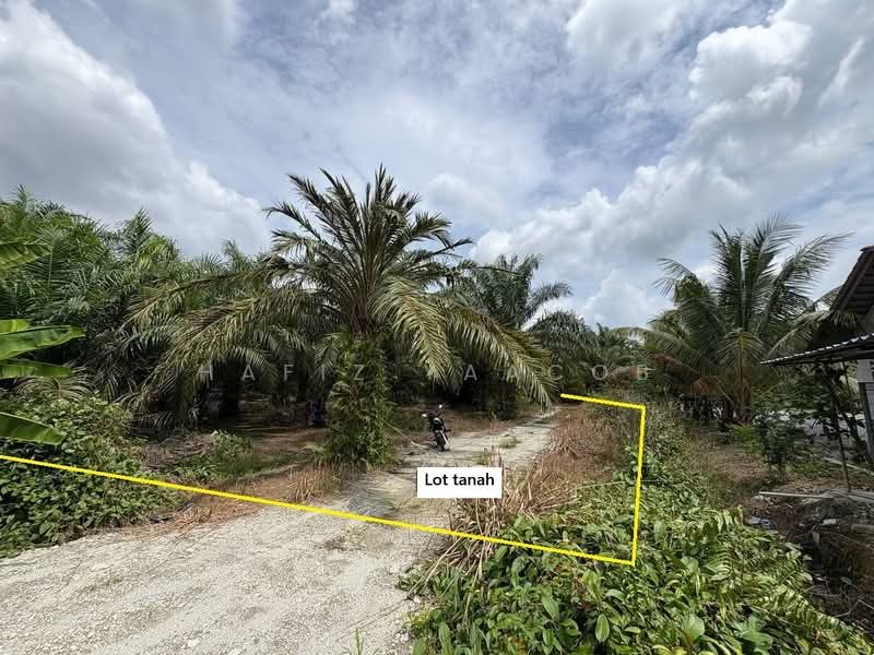 Agricultural Land for Sale in Kampung Labohan Dagang (Tanjong Duabelas) - Hafiz Yaacob - Exterior - PropertyGuru.com.my