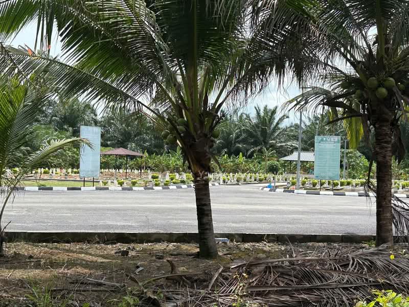 Agricultural Land for Sale in Kampung Labohan Dagang (Tanjong Duabelas) - Hafiz Yaacob - Exterior - PropertyGuru.com.my