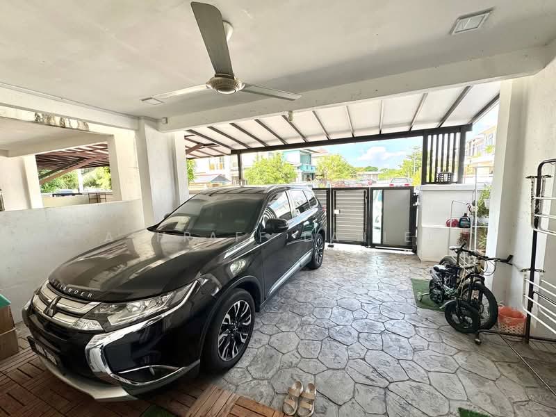 2-storey Terraced House for Sale in Seksyen 33 (Shah Alam) - Ashraff Daniel - Car Park - PropertyGuru.com.my