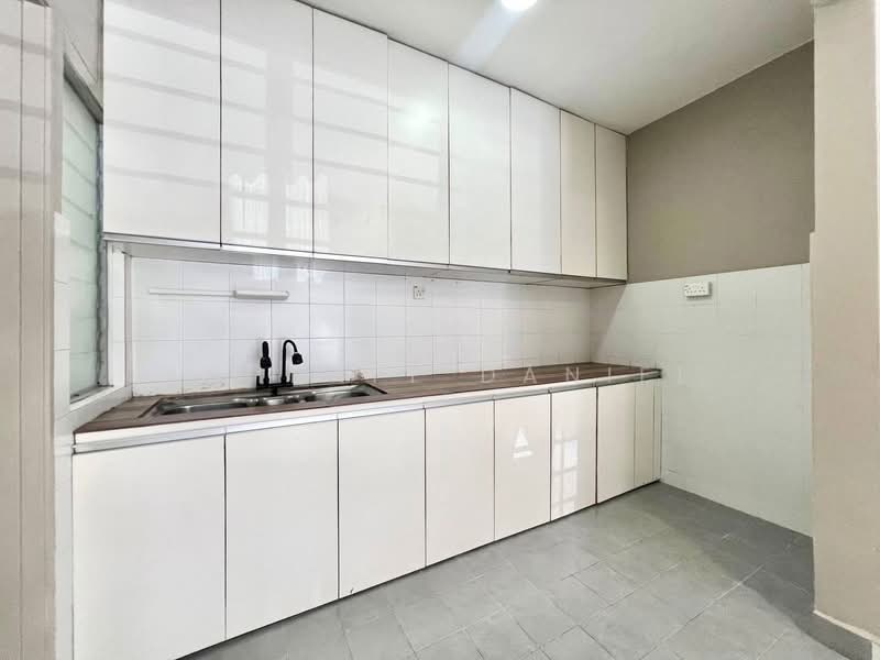 Pangsapuri untuk Dijual di Goodview Heights - Ashraff Daniel - Kitchen - PropertyGuru.com.my