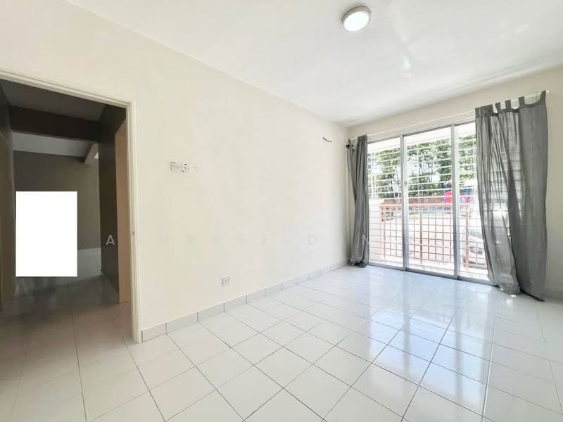 Pangsapuri untuk Dijual di Goodview Heights - Ashraff Daniel - Living Room - PropertyGuru.com.my
