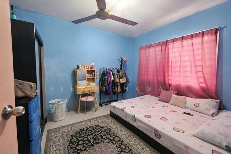 Rumah Flat untuk Dijual di Bandar Baru Bangi Seksyen 2 - Reen Mohamad - Bedroom - PropertyGuru.com.my
