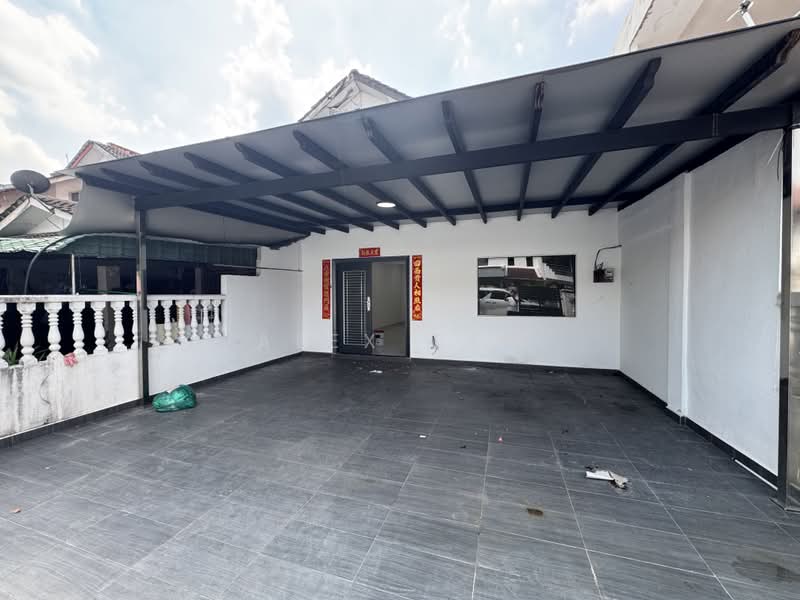 Rumah Teres 2 Tingkat untuk Disewa di Taman Bukit Kempas (Tampoi) - ALEX TAN - PropertyGuru.com.my