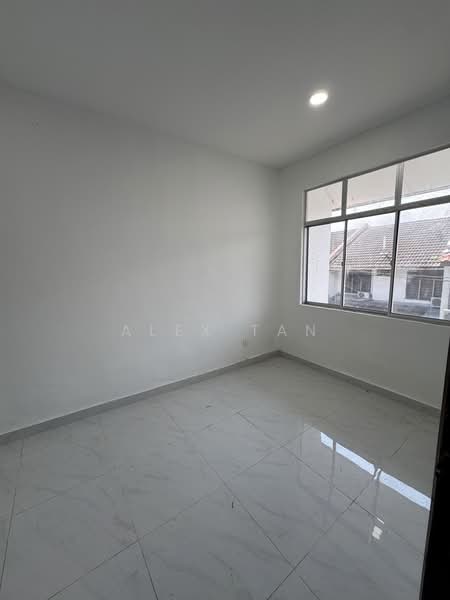 Rumah Teres 2 Tingkat untuk Disewa di Taman Bukit Kempas (Tampoi) - ALEX TAN - PropertyGuru.com.my